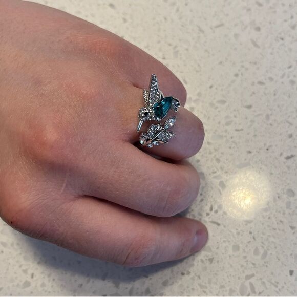 Green Stone Adjustable Hummingbird Rings - Picture 4 of 11